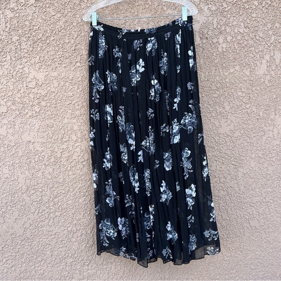 Free People Feminine‎ Floral Skirt Size Medium Fairycore Modest Feminine - Picture 7 of 14